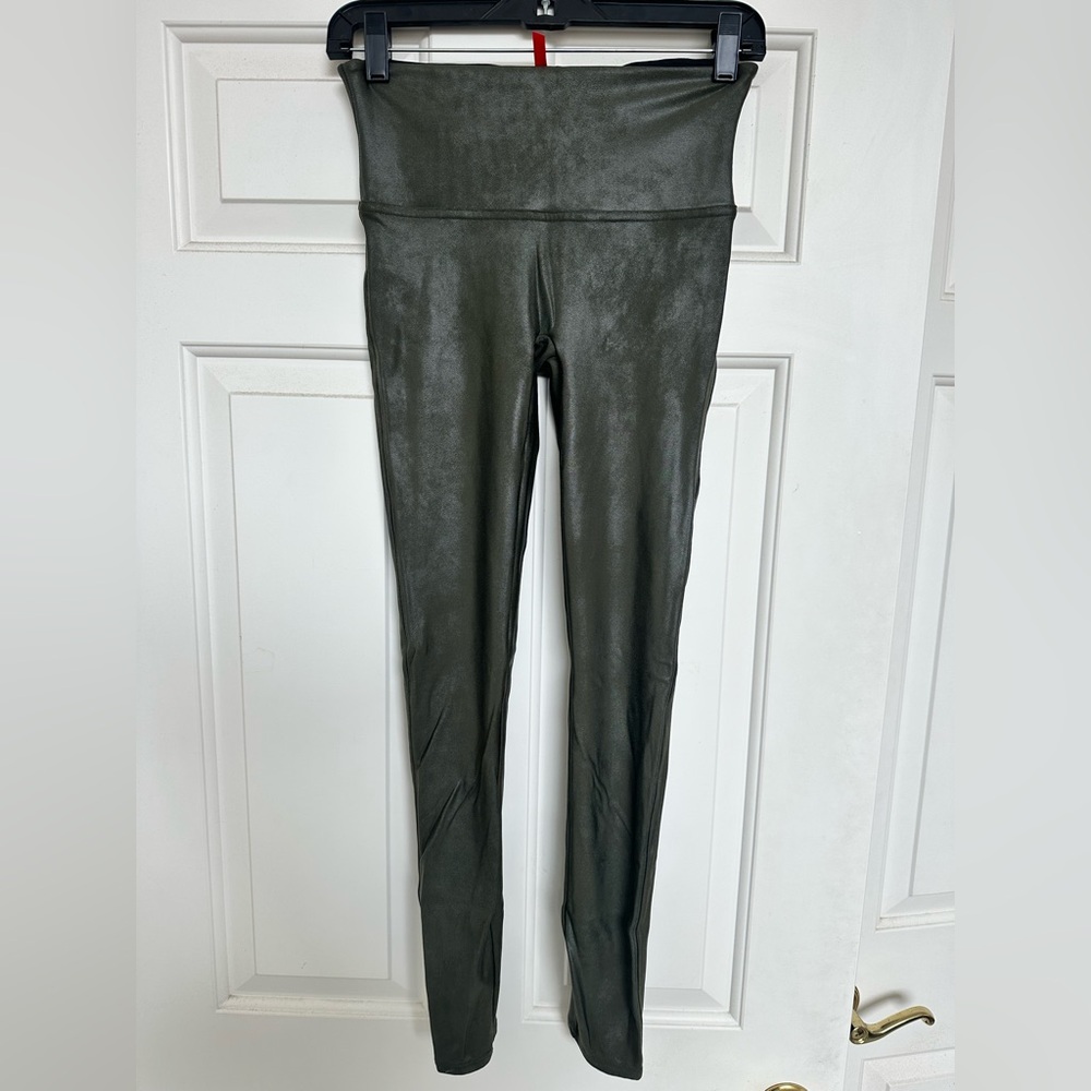 Spanx faux leather green leggings - size medium